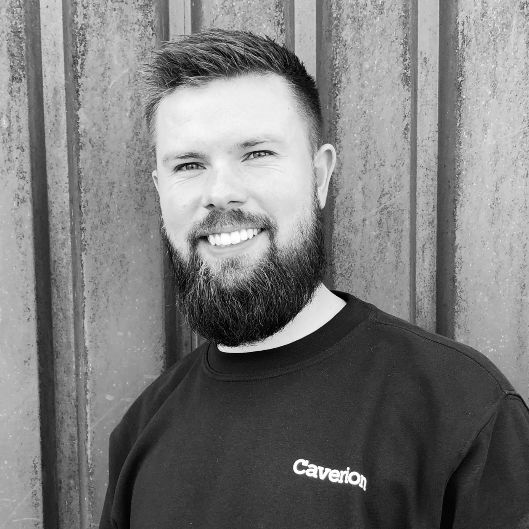 Alexander Taul Larsen startede sin karriere i Caverion i montageteamet. I dag arbejder han som…